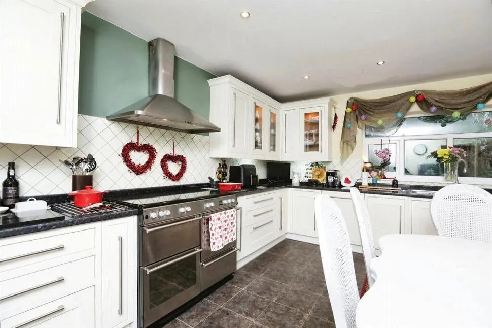 Danedale Avenue, Minster on Sea, Kent, ME12, photo 2