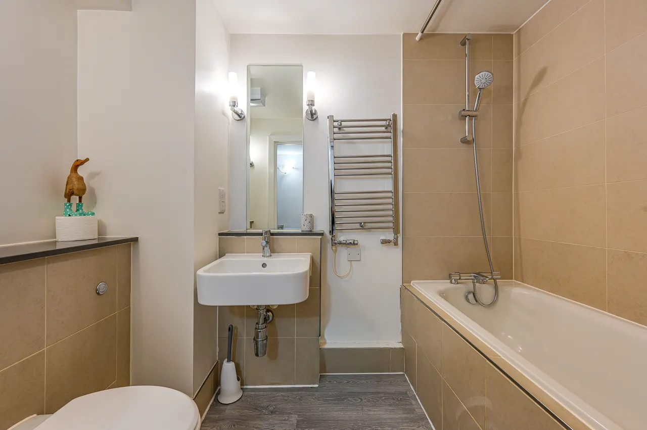 Flat 60 Building 22, Cadogan Road, London, photo 9