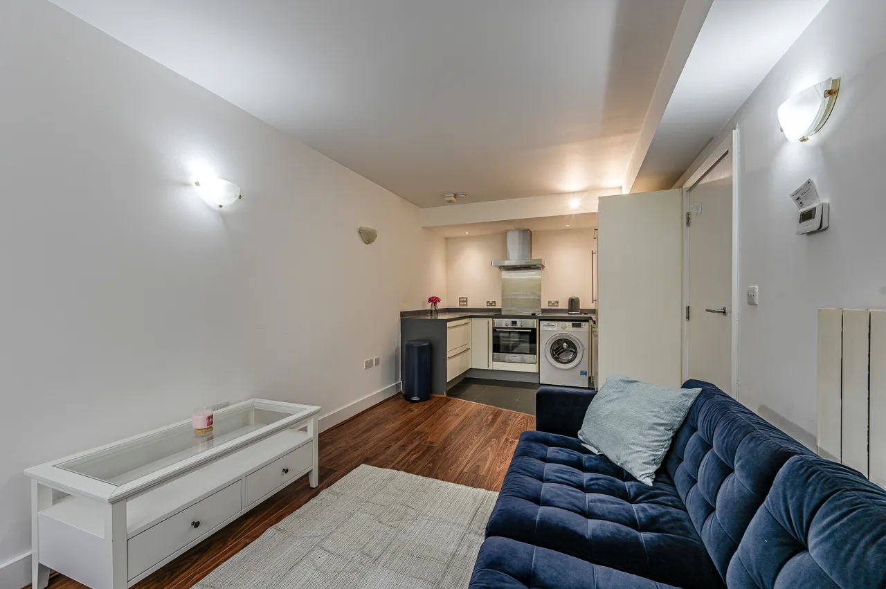 Flat 60 Building 22, Cadogan Road, London, photo 4