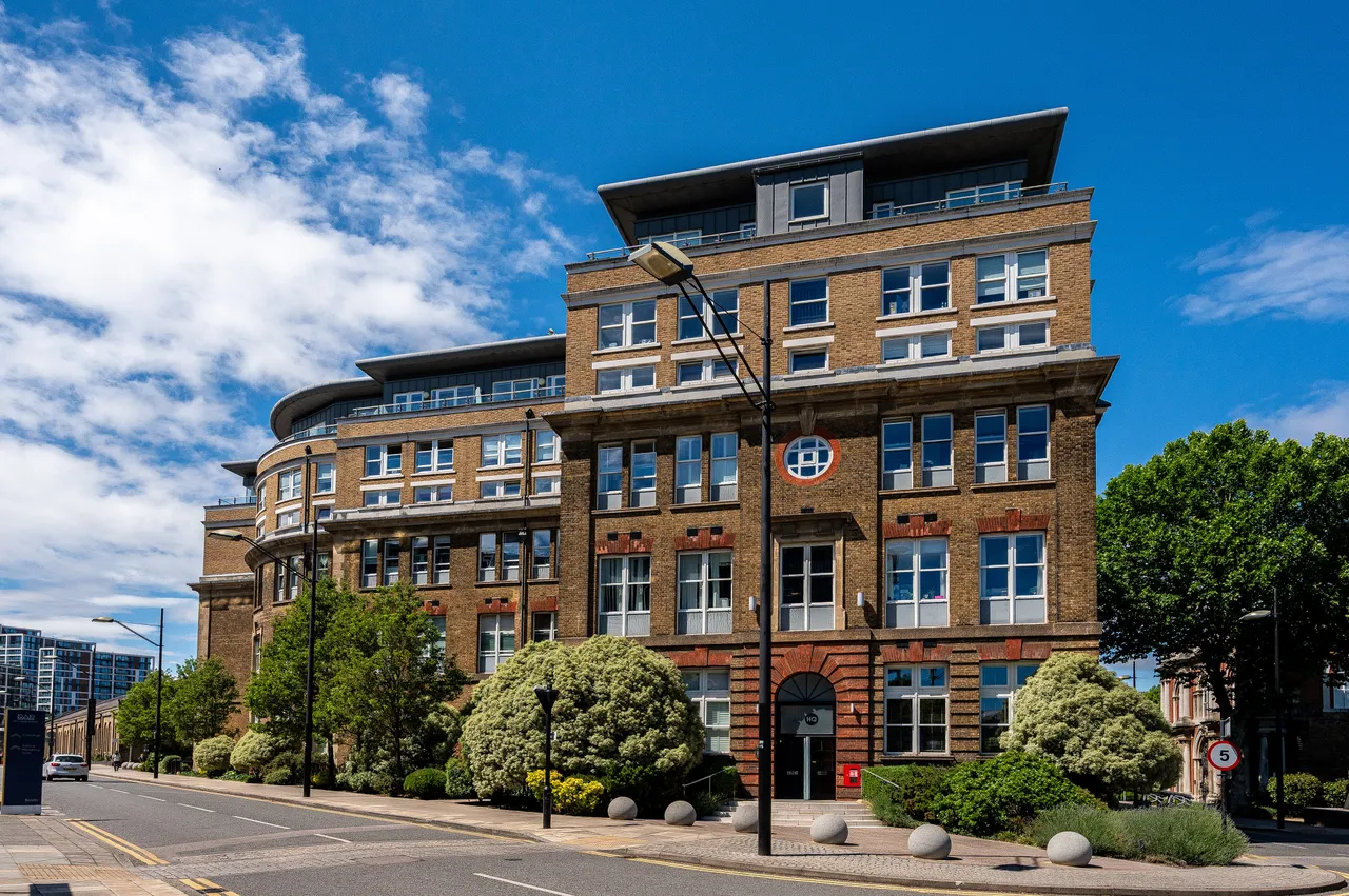 Flat 60 Building 22, Cadogan Road, London, photo 2