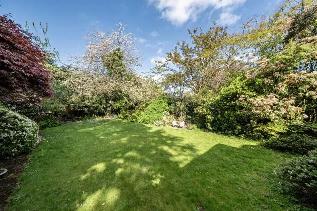 Chalgrove Gardens, London, N3, photo 23