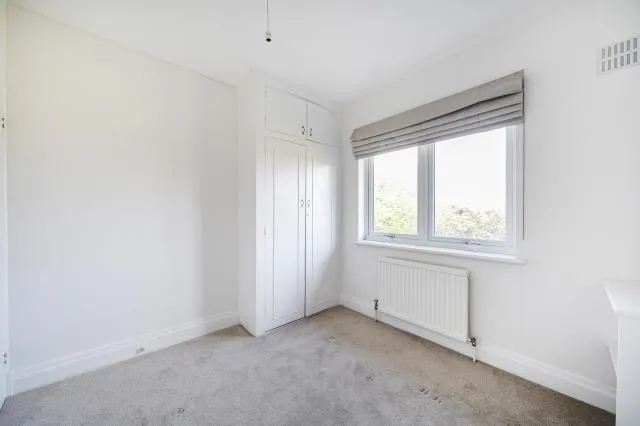 Chalgrove Gardens, London, N3, photo 16