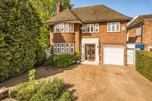 Chalgrove Gardens, London, N3, photo 27