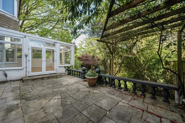 Chalgrove Gardens, London, N3, photo 25