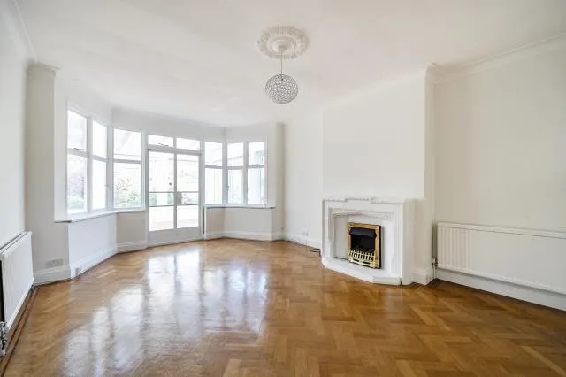 Chalgrove Gardens, London, N3, photo 5