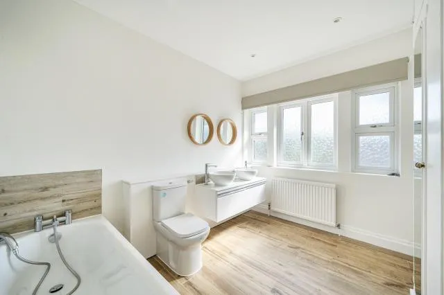 Chalgrove Gardens, London, N3, photo 12