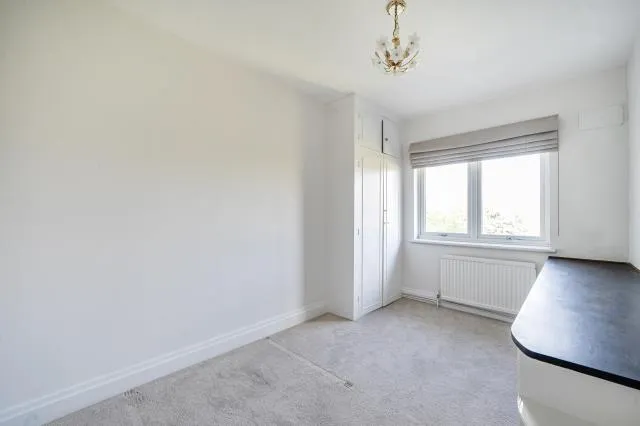 Chalgrove Gardens, London, N3, photo 18