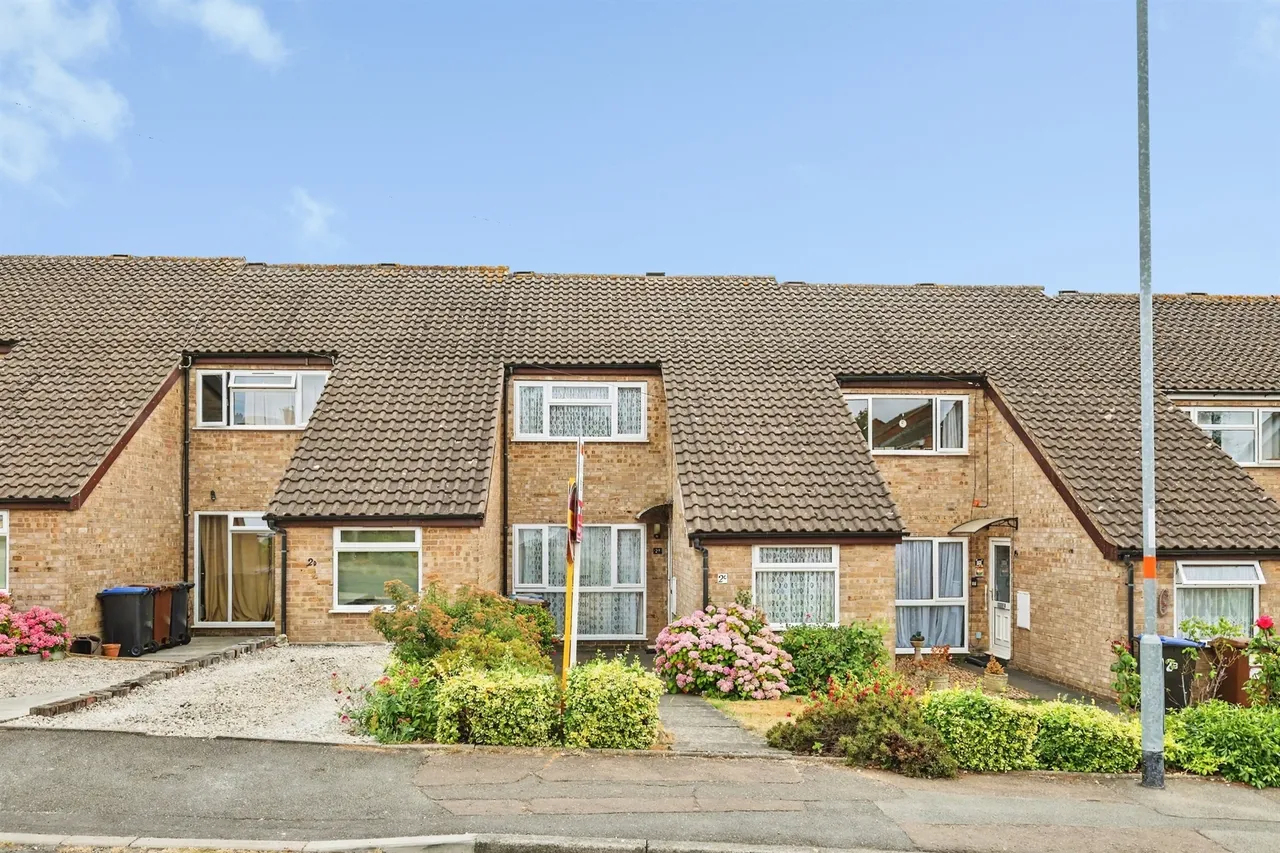 3 bed house for sale — Kealdale Road, Northampton