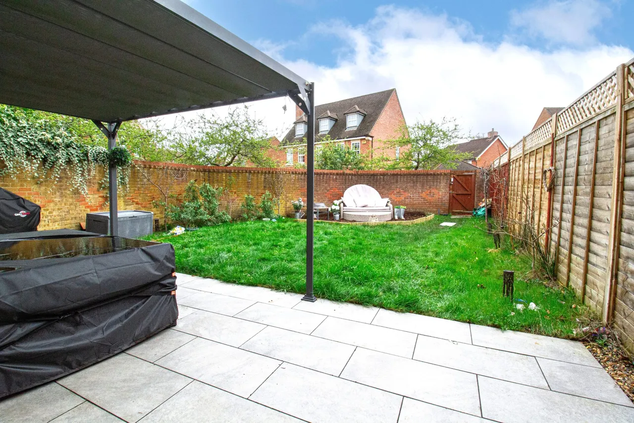 Harrow Road, Fleet, GU51 1JD, photo 2