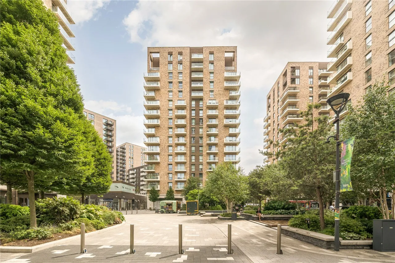 2 bed flat to rent — Plowden Road, London, SE3 9JE