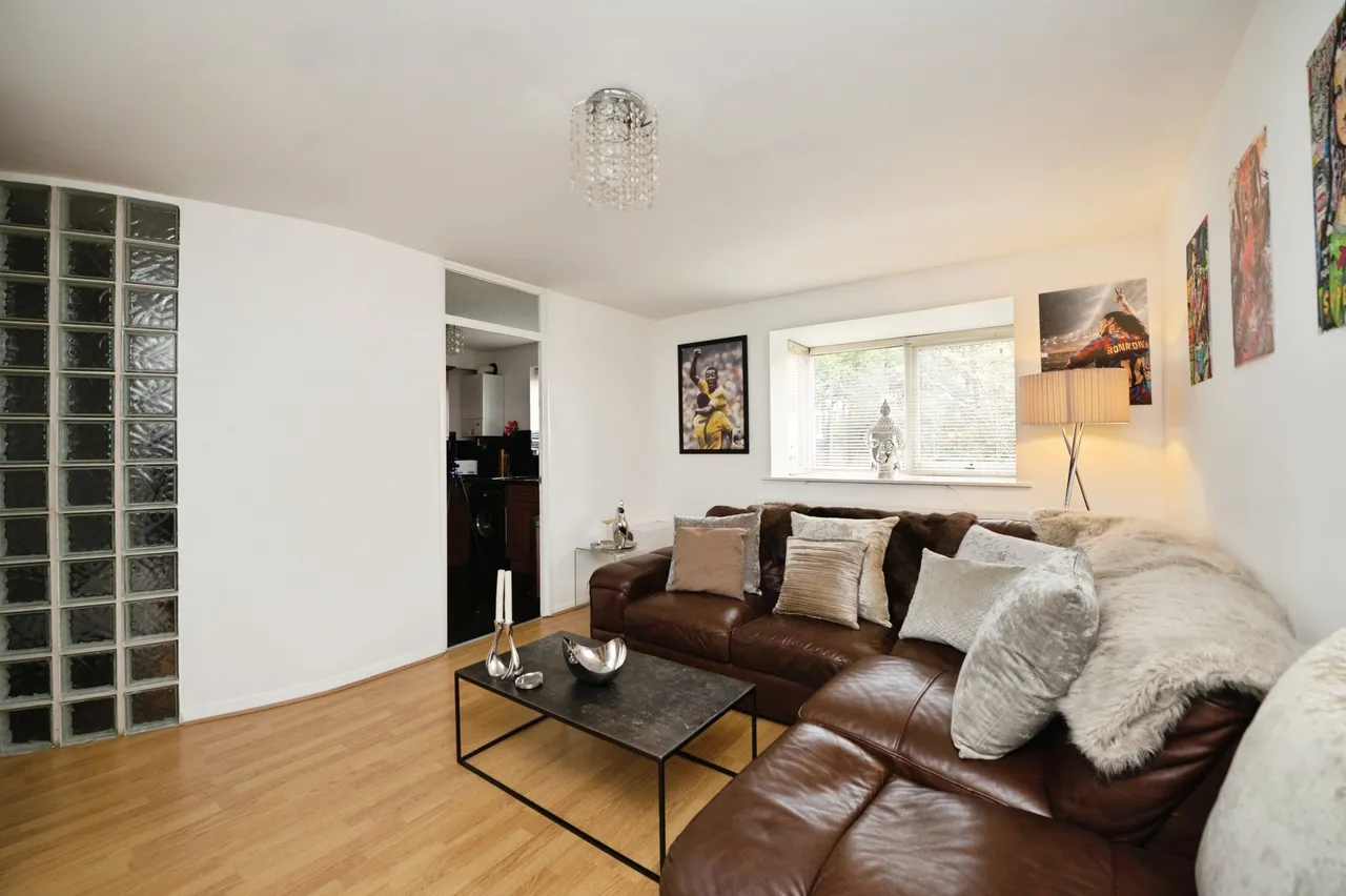 Harkness Close, Romford, RM3, photo 11