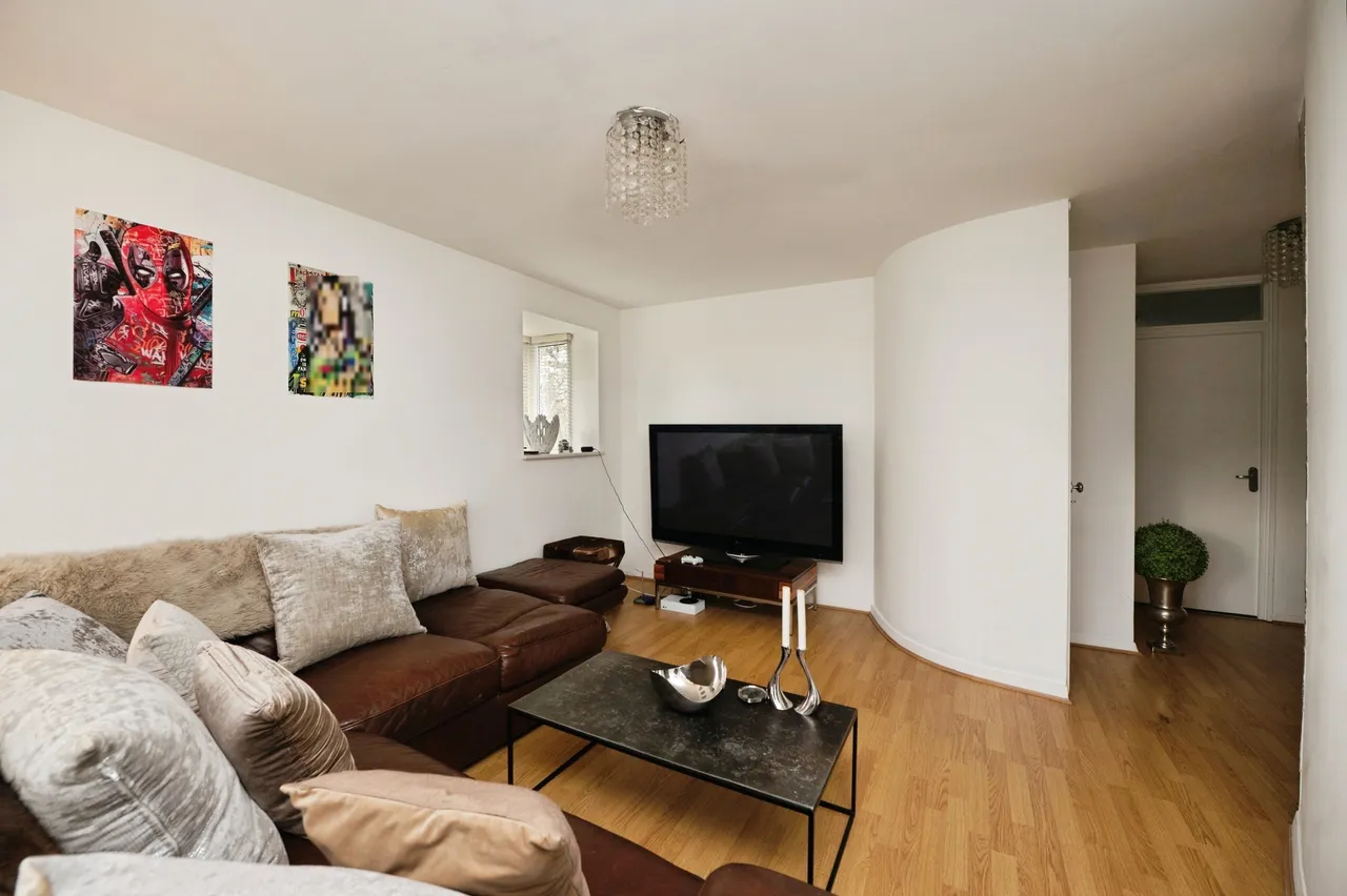 Harkness Close, Romford, RM3, photo 6