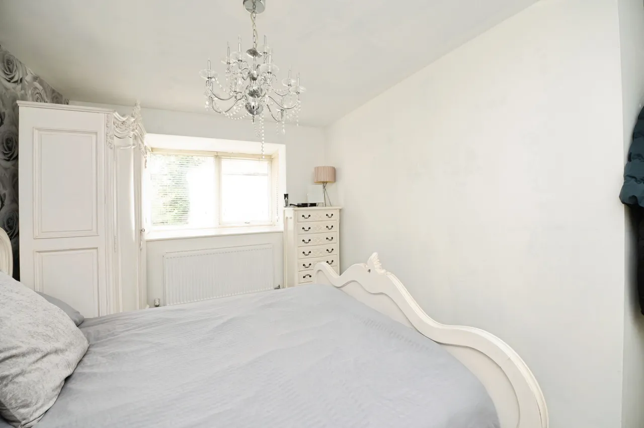 Harkness Close, Romford, RM3, photo 17