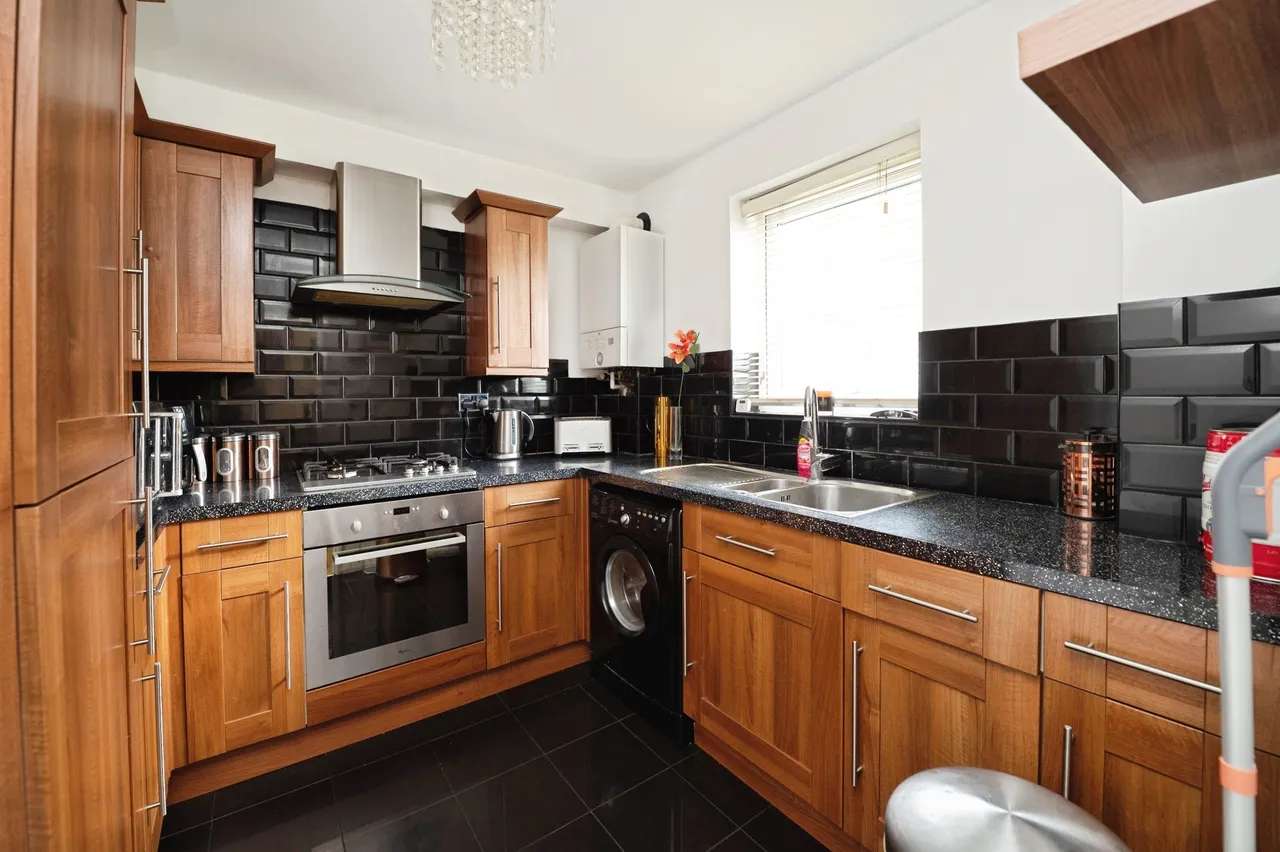 Harkness Close, Romford, RM3, photo 14
