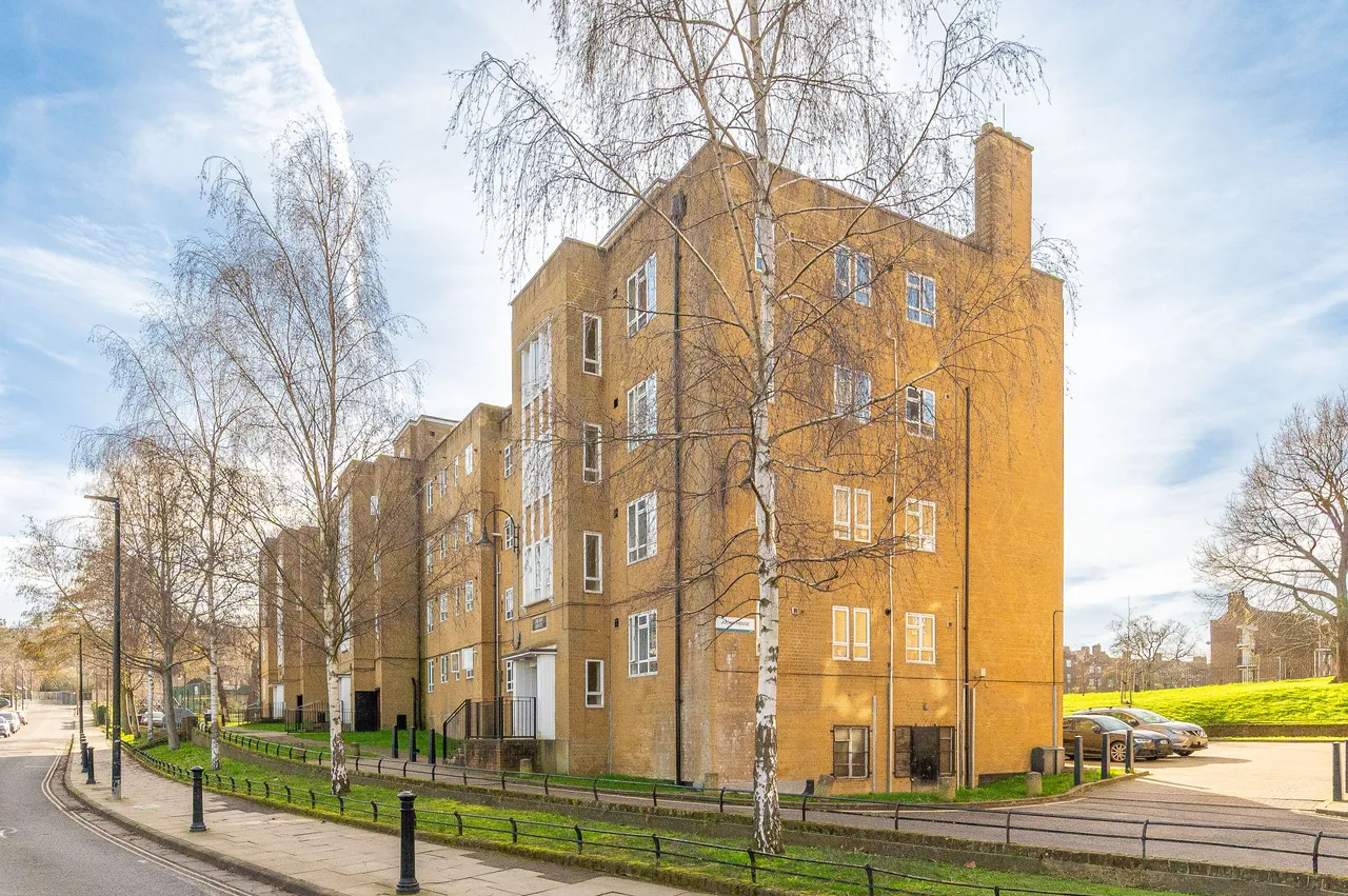 2 bed flat for sale — 38 Julian House, Kingswood Estate, London