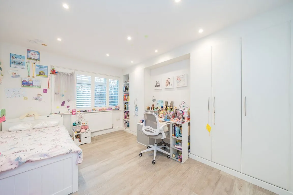 Argyle Avenue, TW3, photo 9