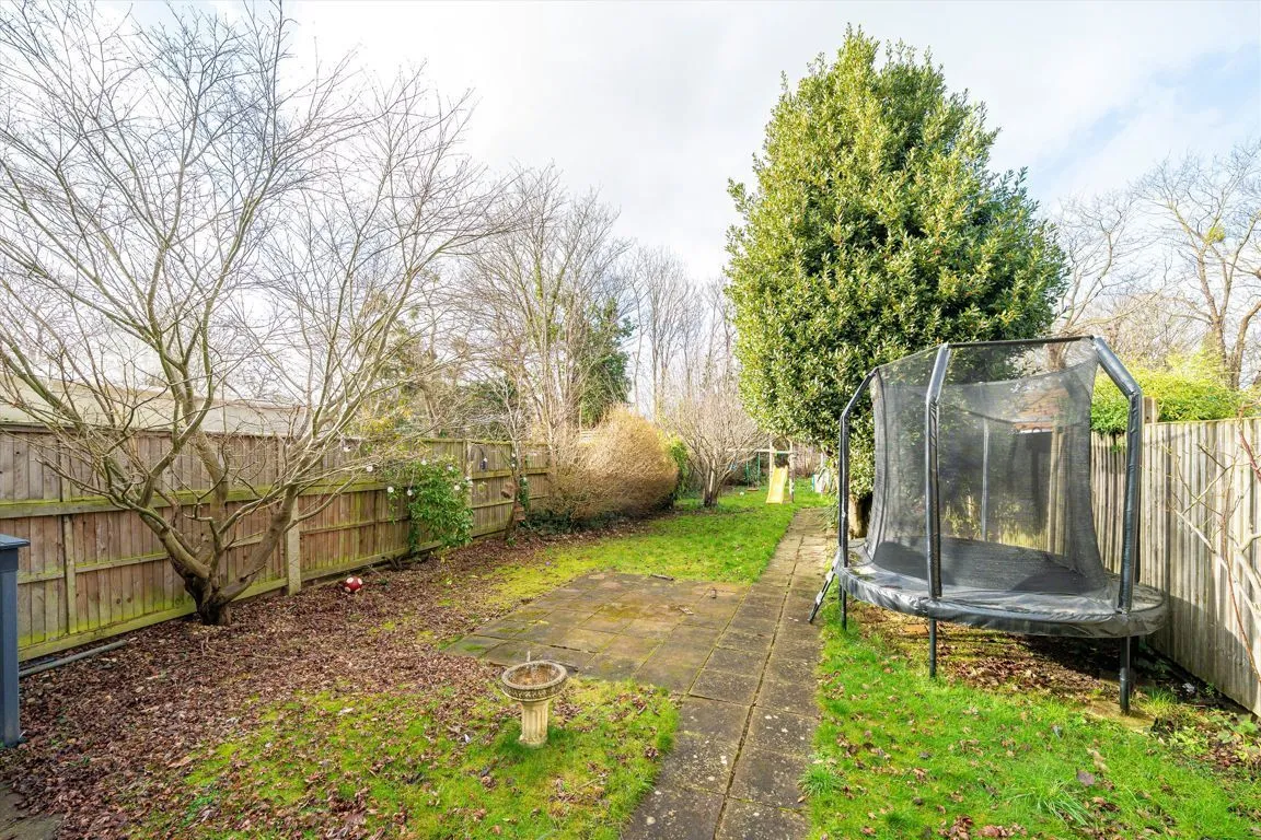 Argyle Avenue, TW3, photo 4