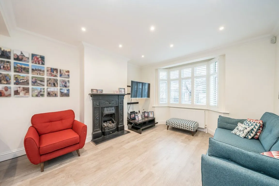 Argyle Avenue, TW3, photo 2