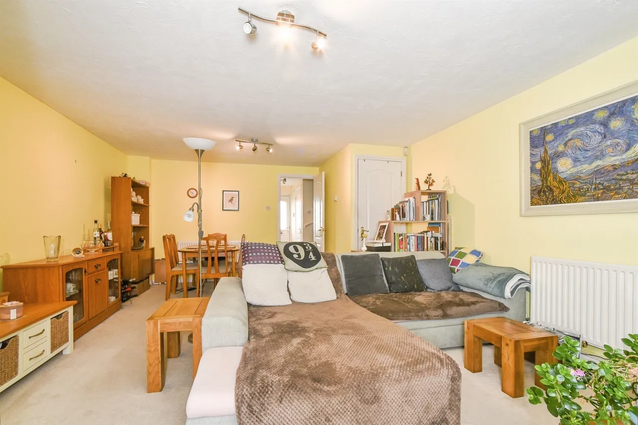 Century Close, Faringdon, photo 3