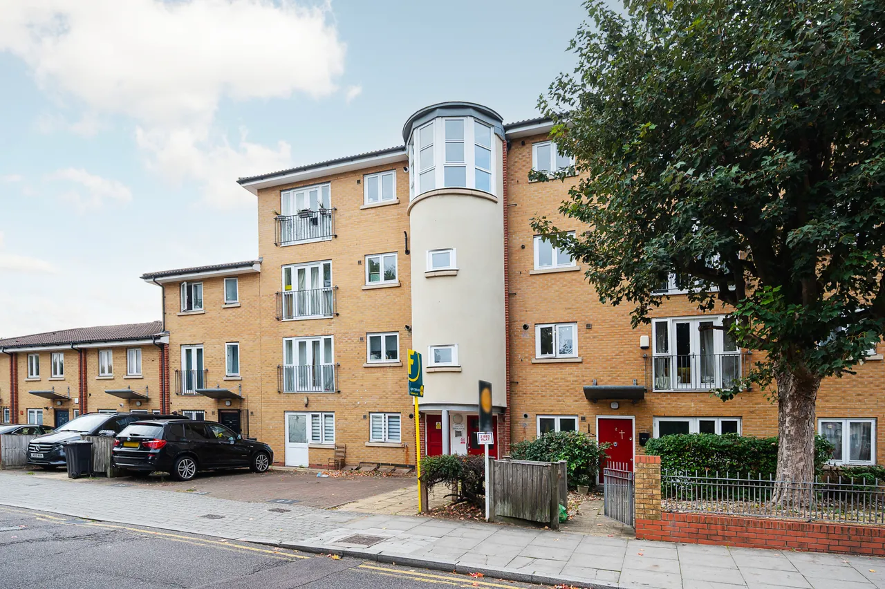 1 bed flat for sale, London, E9