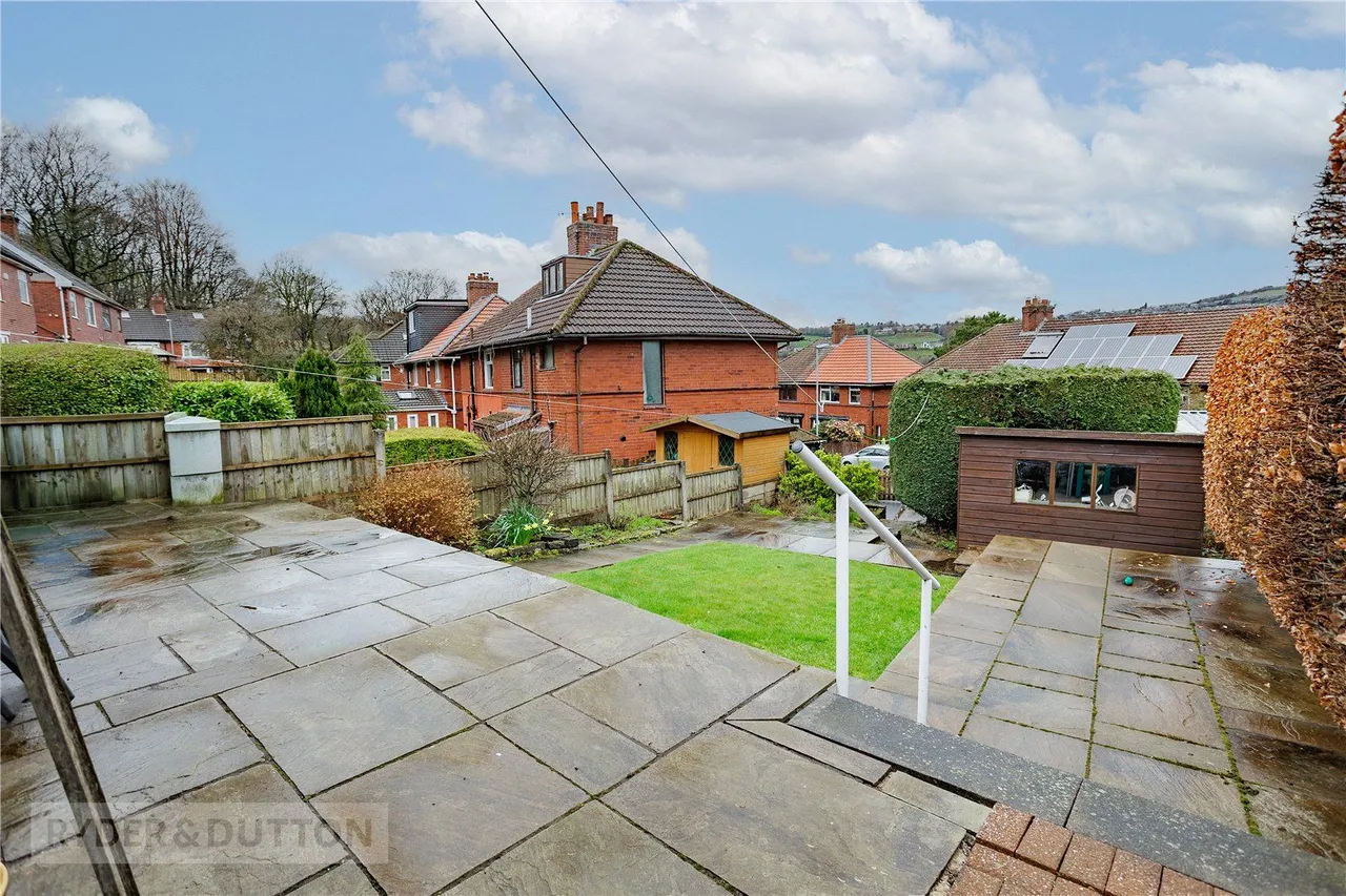 Dacres Drive, Greenfield, OL3, photo 4