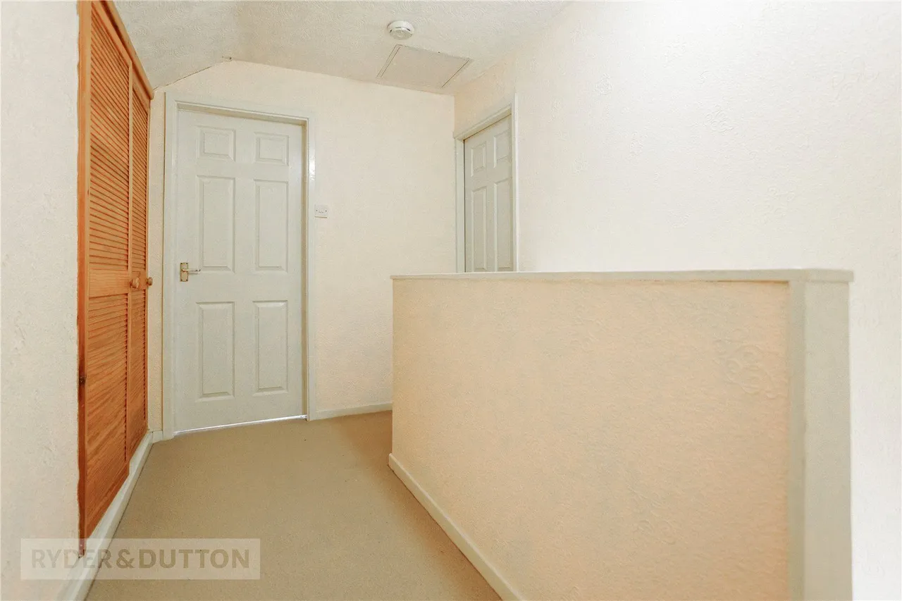 Dacres Drive, Greenfield, OL3, photo 17