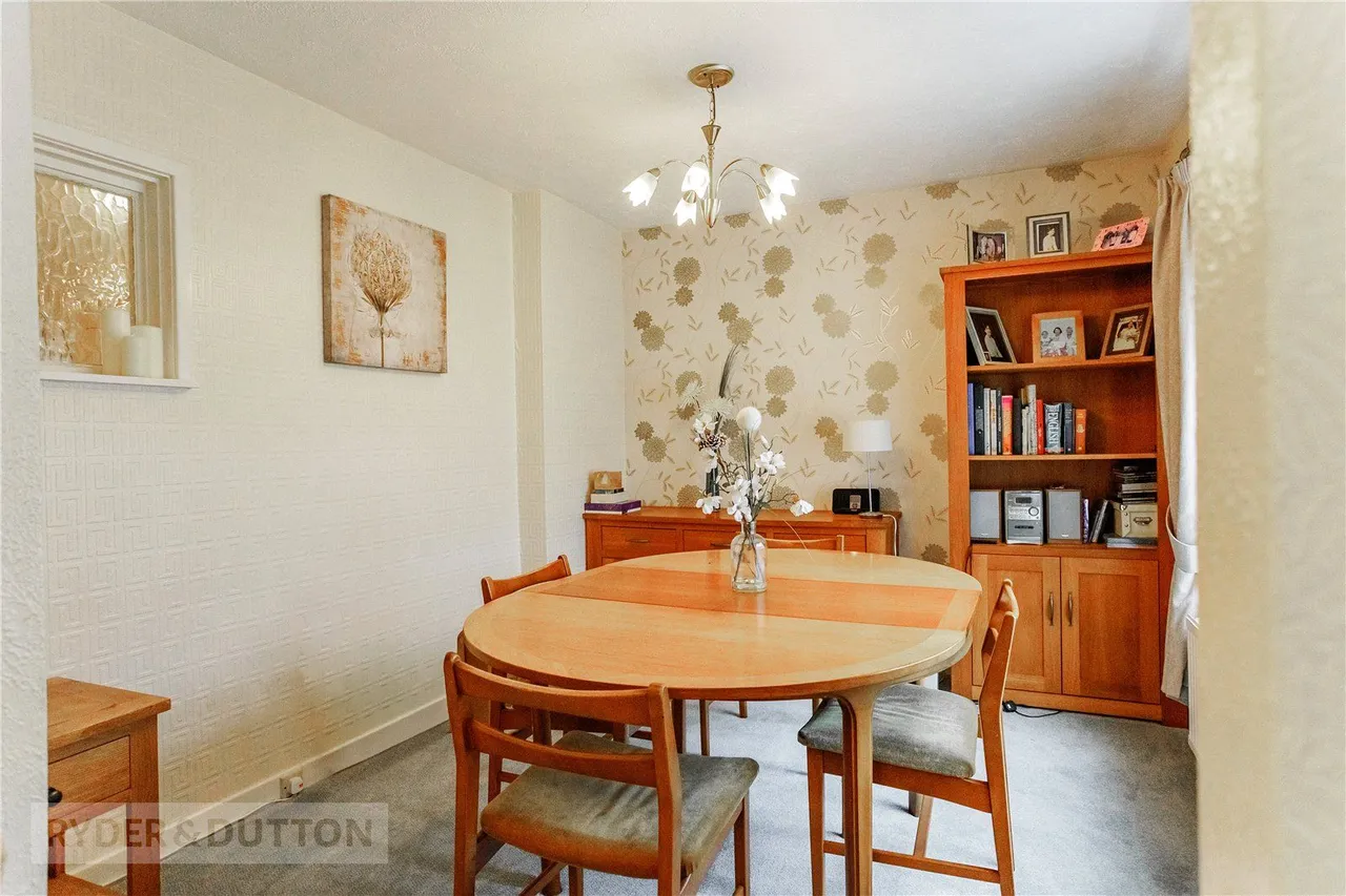 Dacres Drive, Greenfield, OL3, photo 9