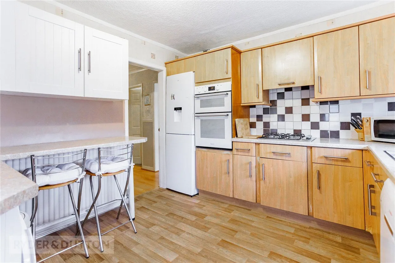 Dacres Drive, Greenfield, OL3, photo 12