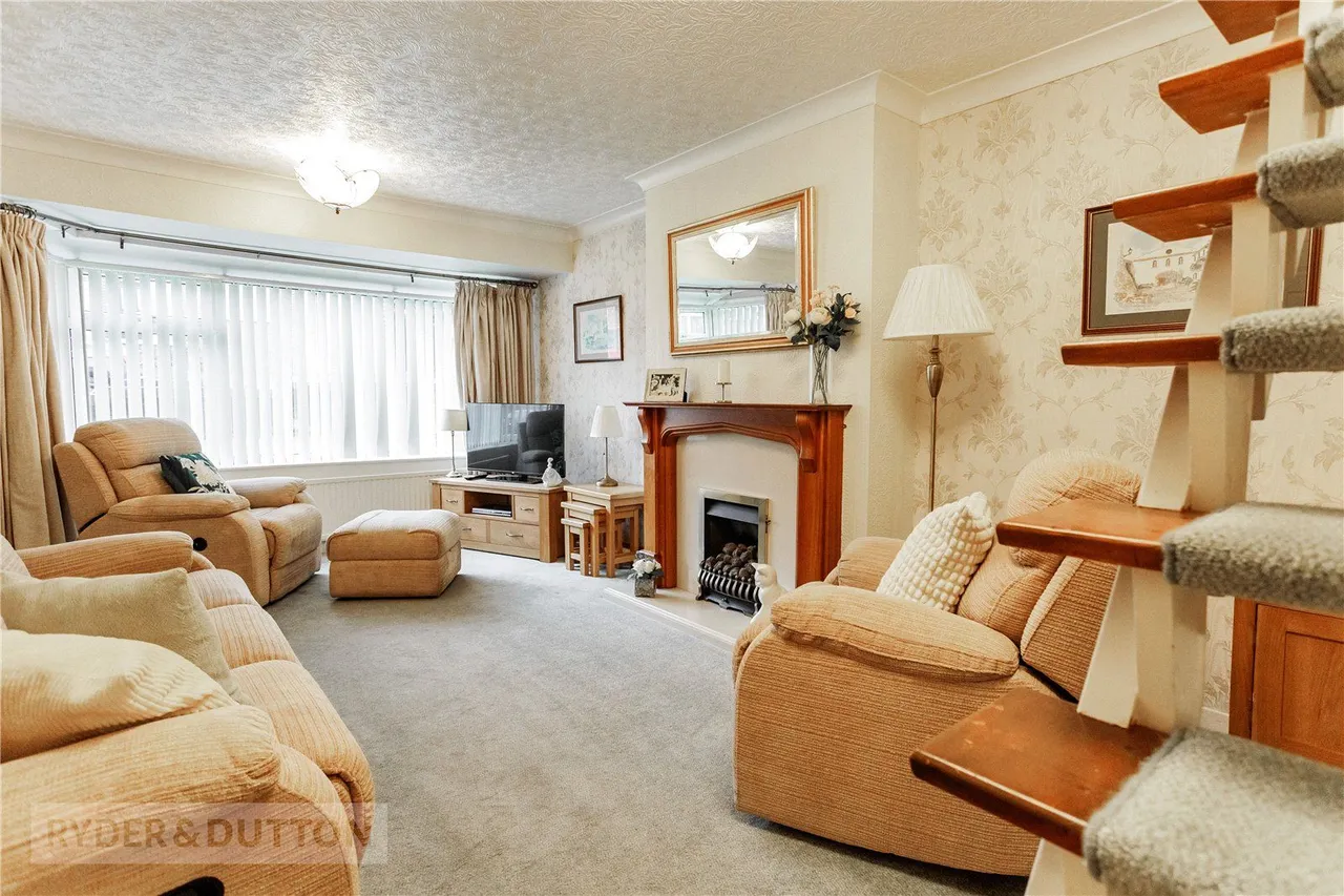 Dacres Drive, Greenfield, OL3, photo 6