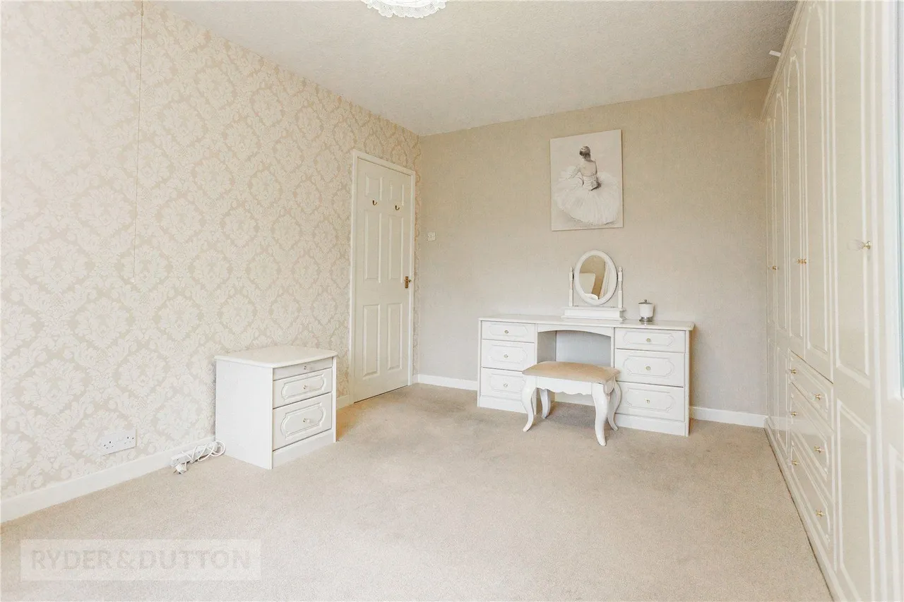 Dacres Drive, Greenfield, OL3, photo 14