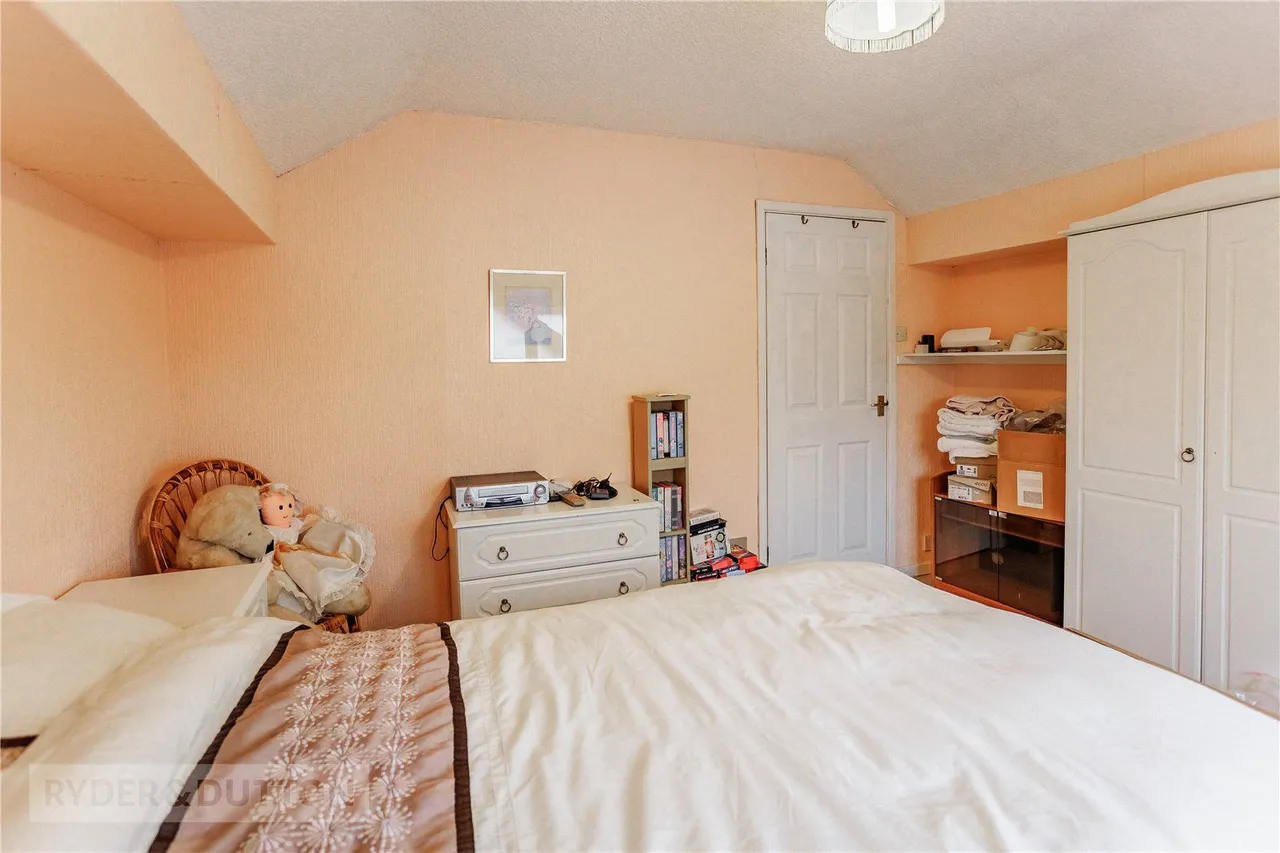 Dacres Drive, Greenfield, OL3, photo 19