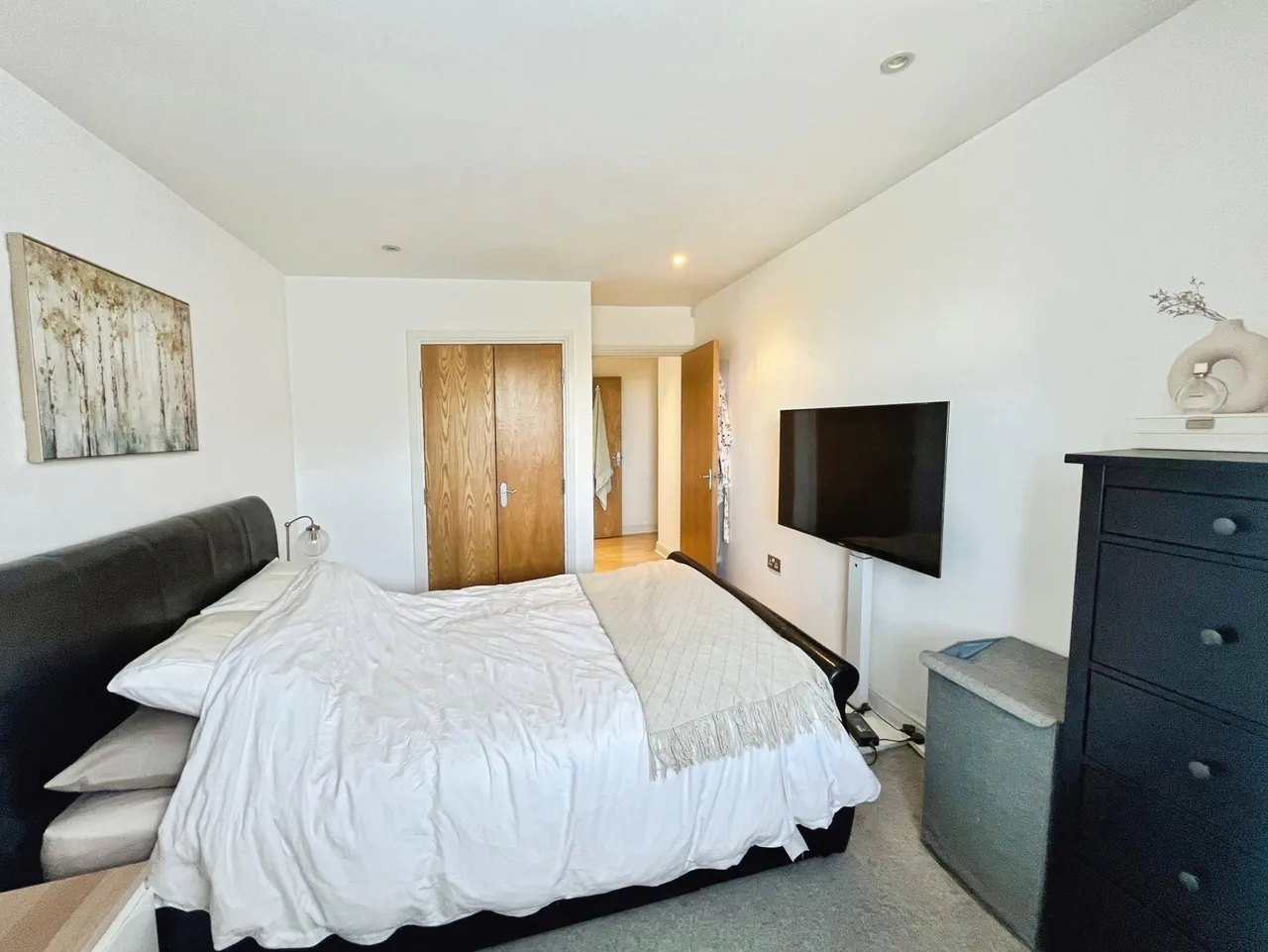 Elmhurst Court, Heathcote Road, Camberley, Surrey, GU15 2HQ, photo 4