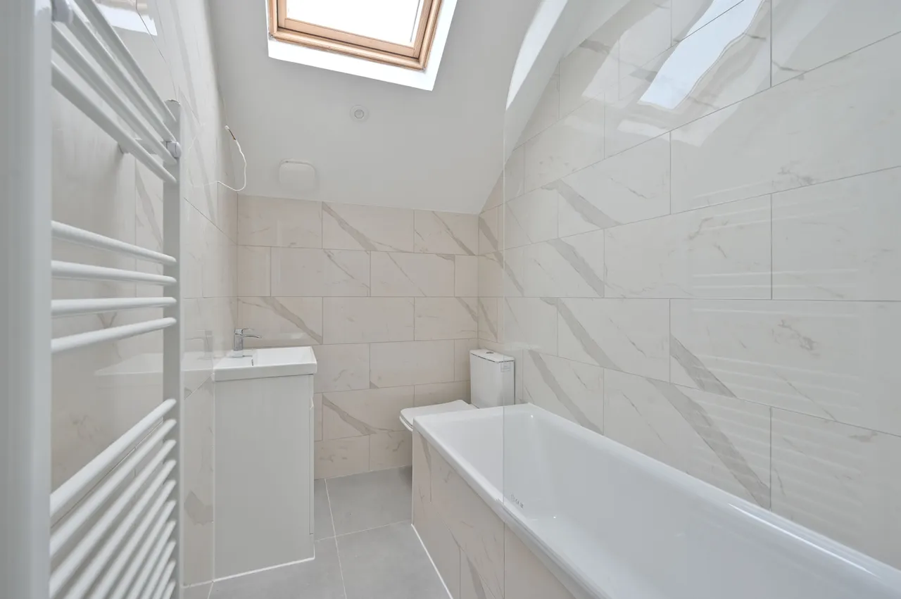 Flat 12, April Court, 43 Copers Cope Road, Beckenham, photo 8