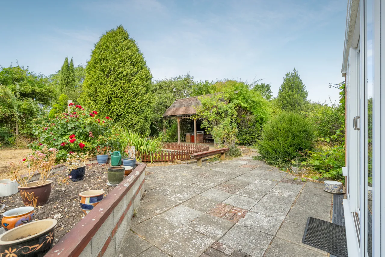 Chalkshire Road, Butlers Cross, HP17, photo 8