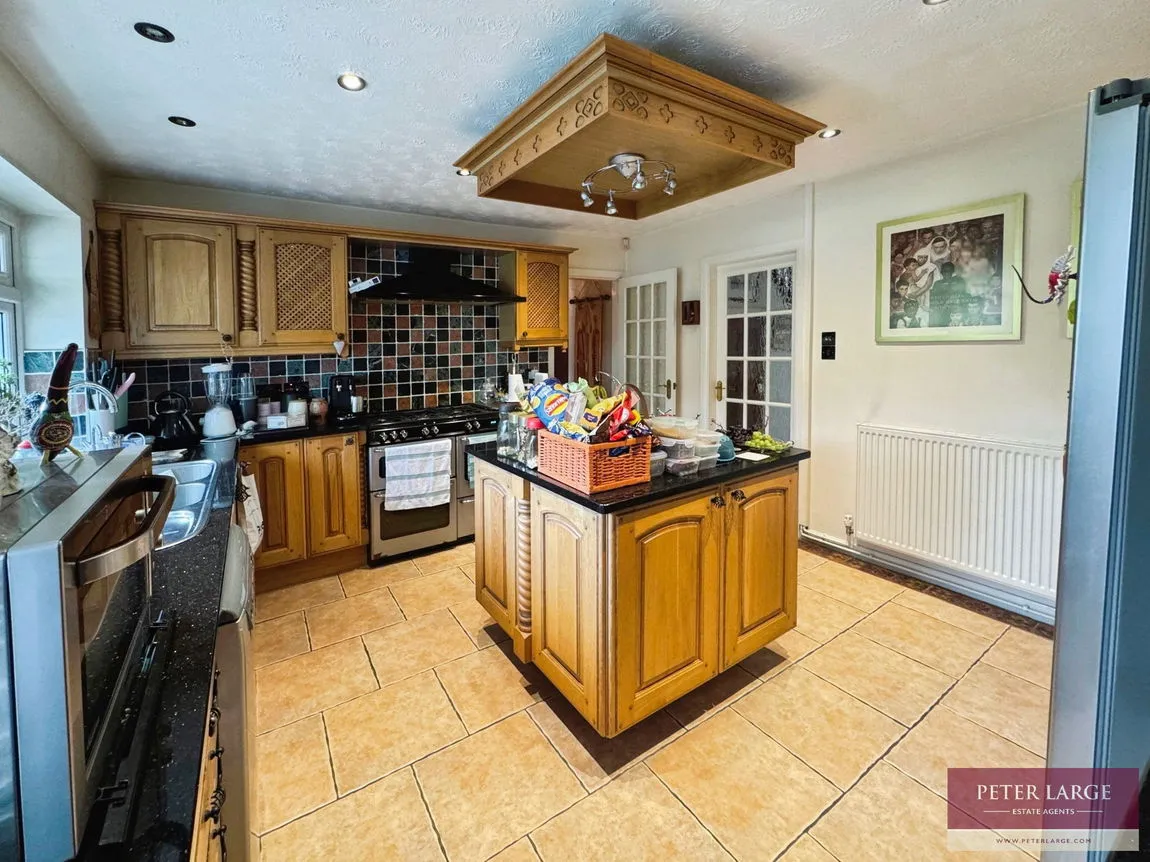Bryn Coed, St. Asaph, Denbighshire, LL17 0DQ, photo 11