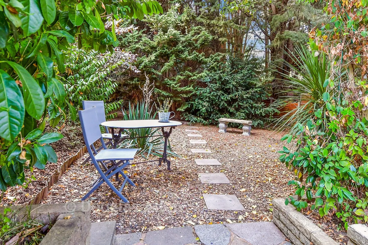 Marjorams Avenue, Loughton, IG10, photo 12