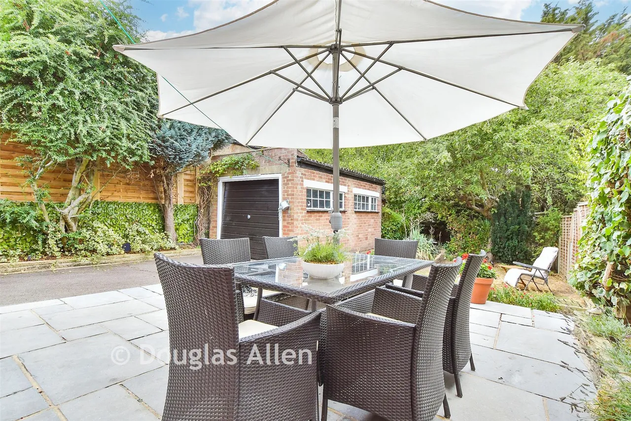 Marjorams Avenue, Loughton, IG10, photo 10