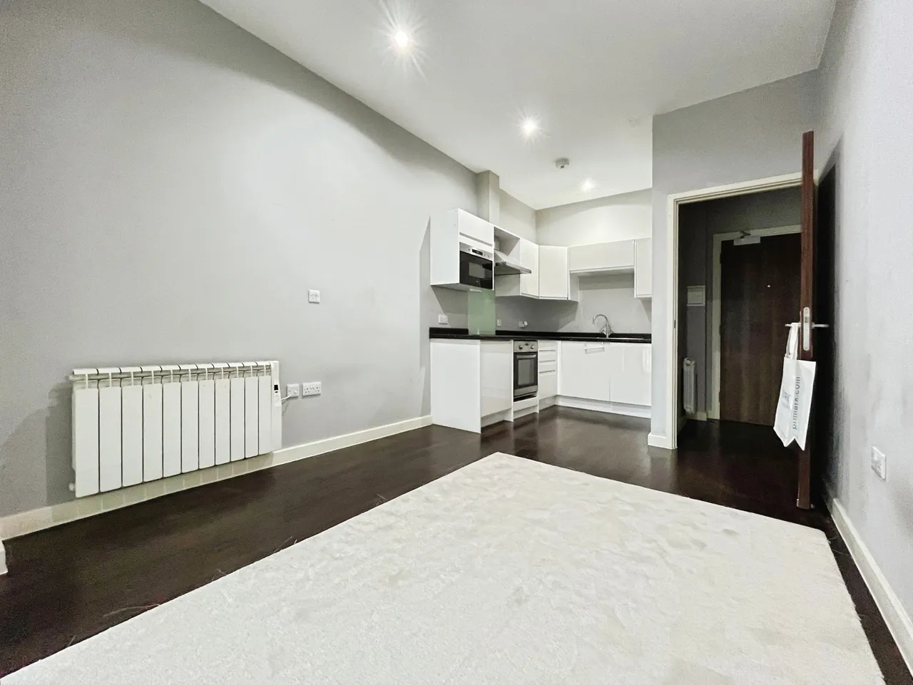 Bath Road, Harlington, UB3, photo 6