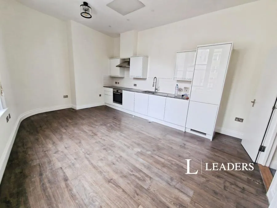 2 bed flat to rent, East Street, Brighton, BN1