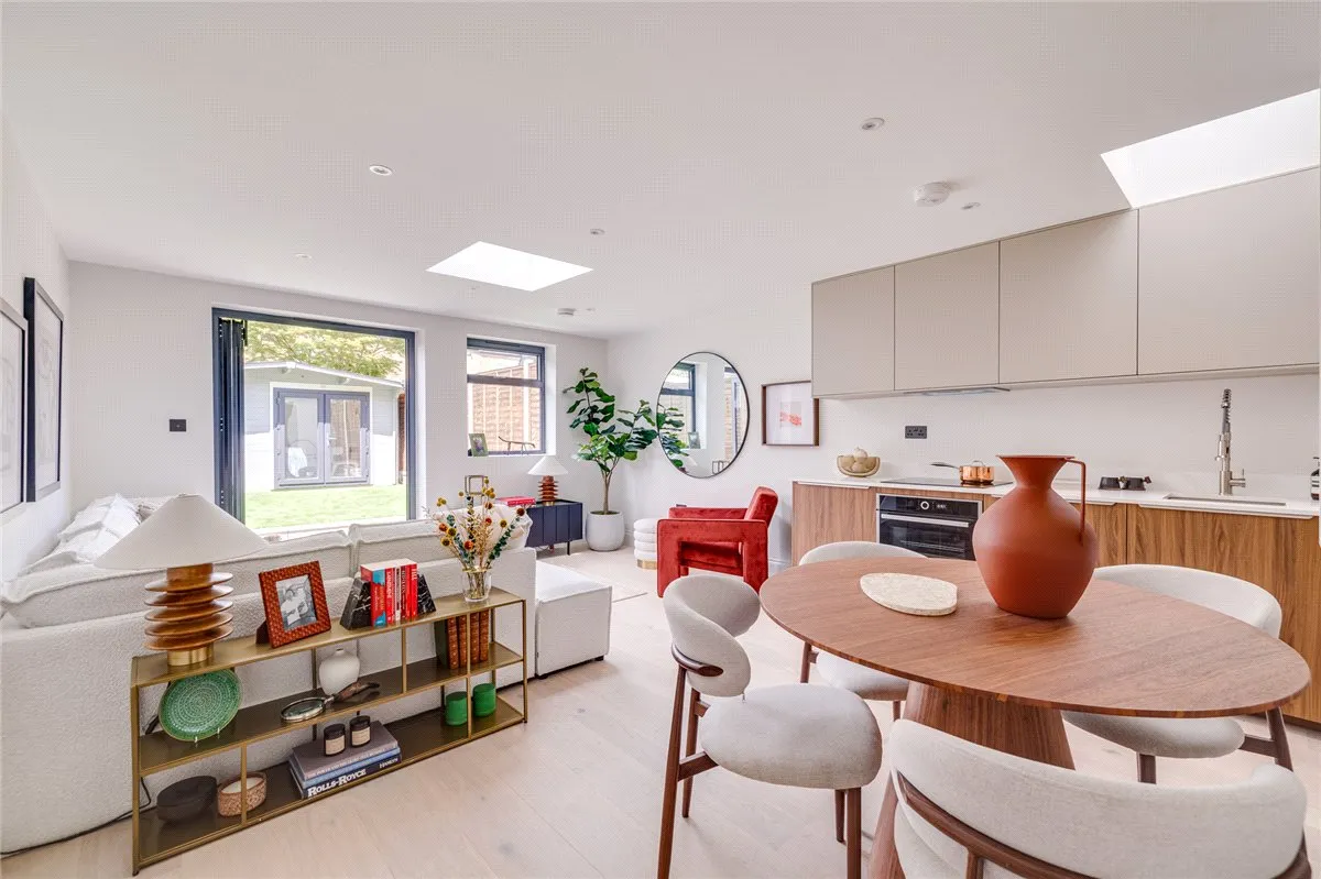 Standen Road, London, SW18, photo 3