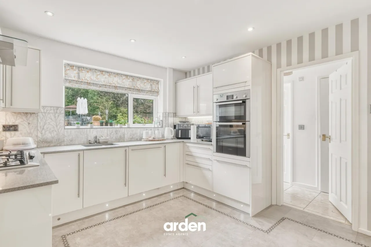 Orchard Grove, Astwood Bank, B96, photo 6