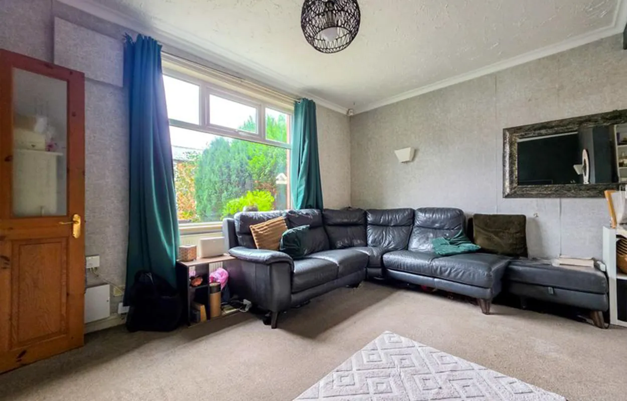 Glenboro Avenue, Elton, BL8, photo 5
