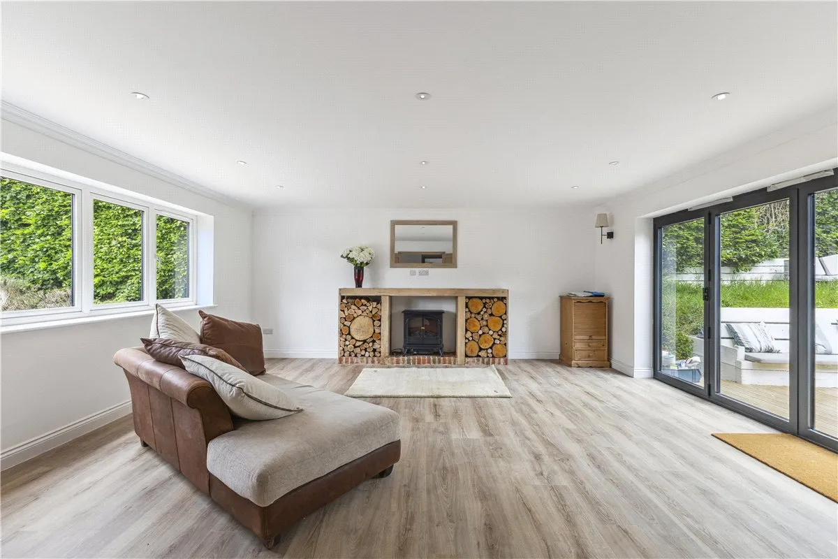 High Street, Burbage, SN8, photo 2