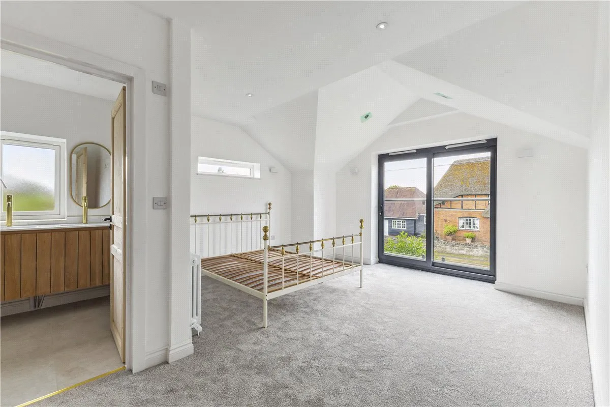 High Street, Burbage, SN8, photo 8