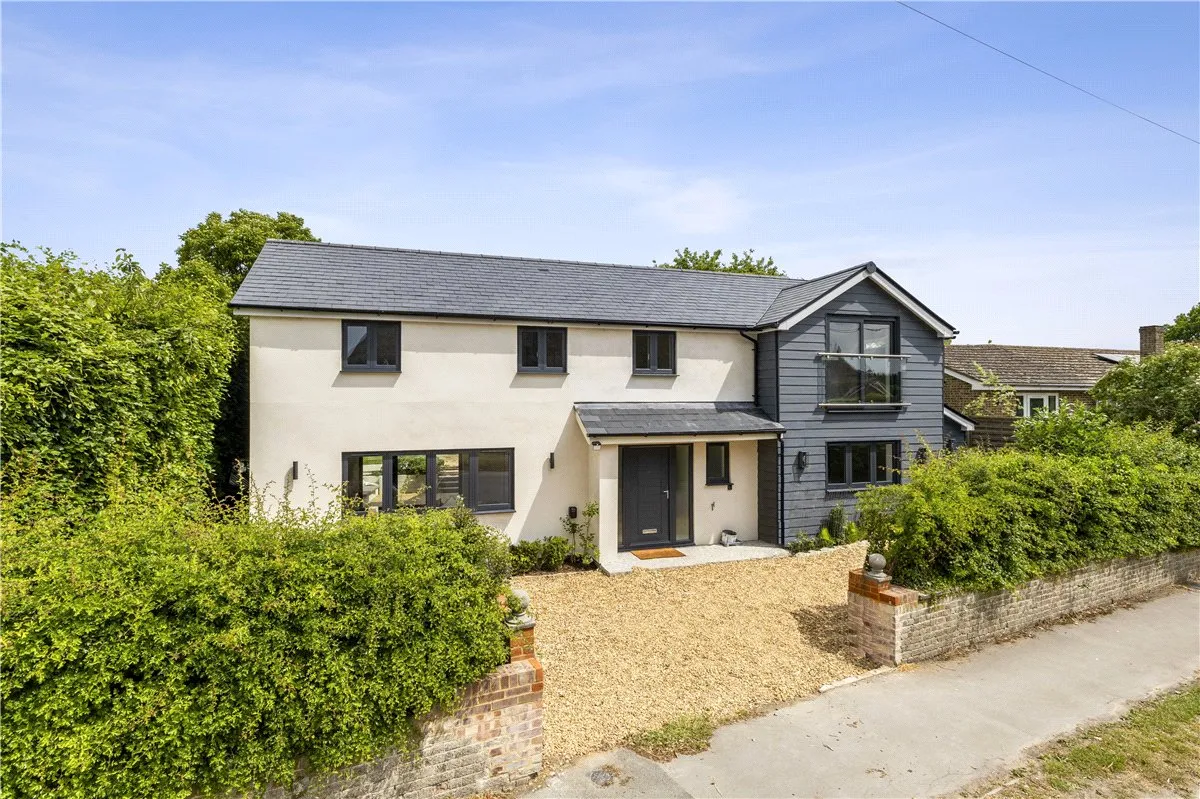 4 bed house to rent, High Street, Burbage, SN8