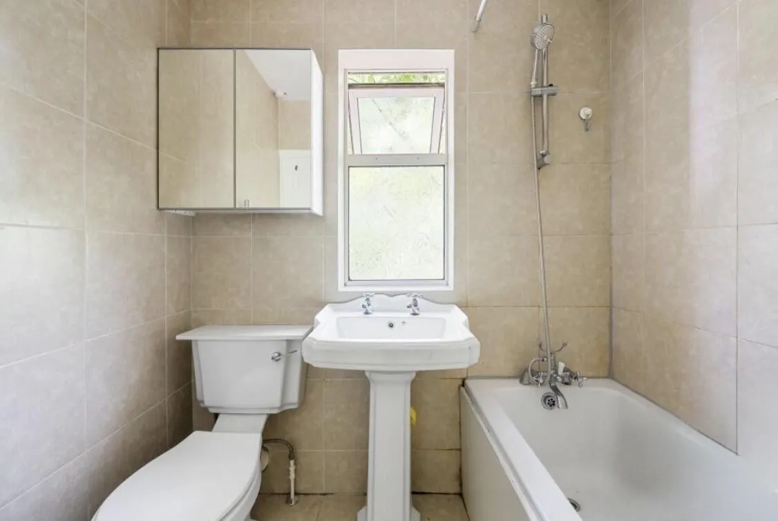 Clayhill Crescent, London, SE9 4JB, photo 9