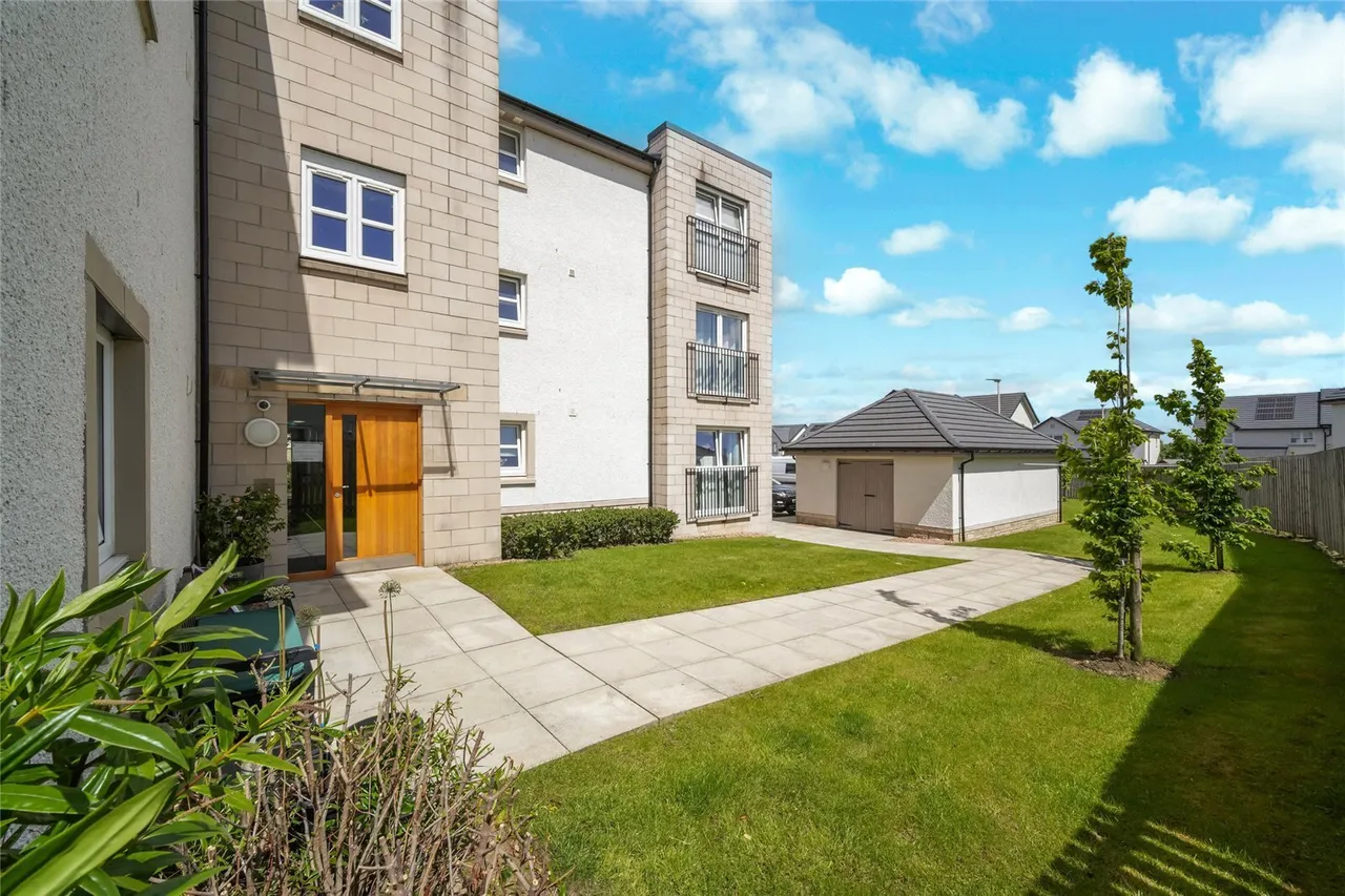 Snibble Gardens, Uphall Station, Livingston, West Lothian, EH54, photo 16