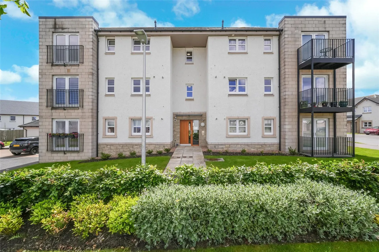 2 bed flat for sale — Snibble Gardens, Uphall Station, Livingston, West Lothian, EH54