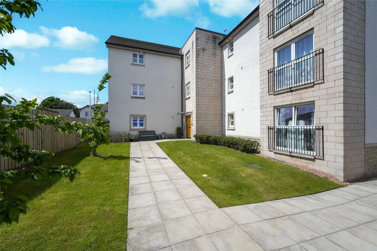 Snibble Gardens, Uphall Station, Livingston, West Lothian, EH54, photo 14