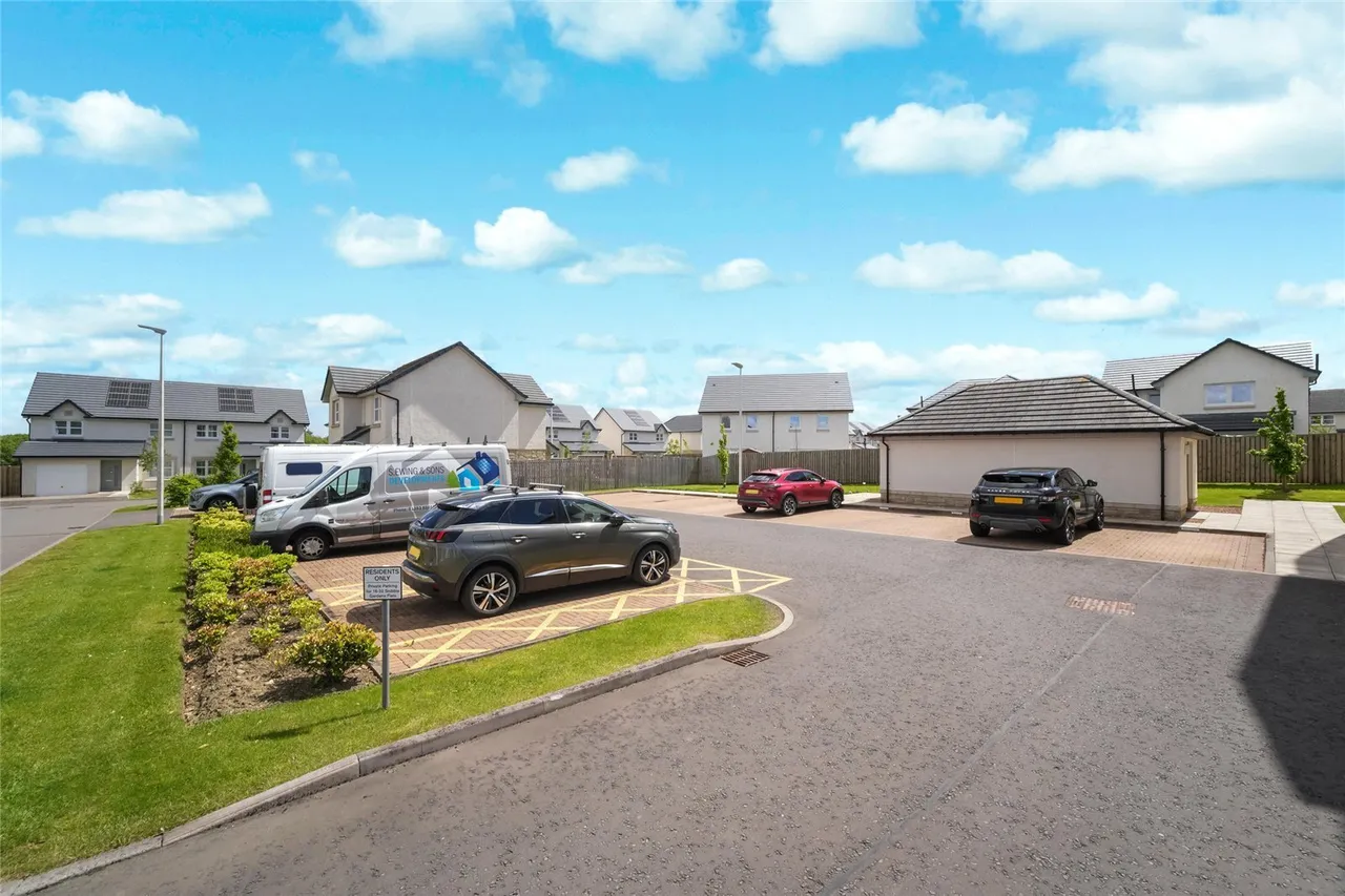 Snibble Gardens, Uphall Station, Livingston, West Lothian, EH54, photo 15